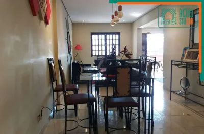 Casa em ótimo estado,  127m2 , 3 dorms escritório. 2 vagas e um amplo espaço gourmet no terraço.
