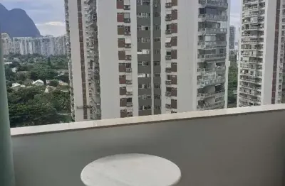 Flat na Barra da Tijuca - Suíte de 28² - Condomínio Mediterrâneo