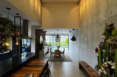 Casa no condomínio portal dos bandeirantes, salto/sp, com 3 suítes e piscina