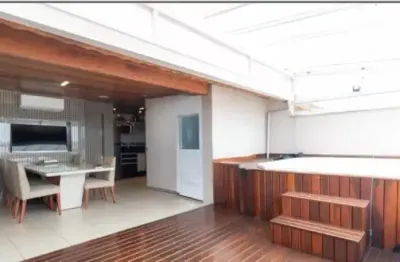 Belo sobrado em condomínio com uma espaçosa área gourmet.