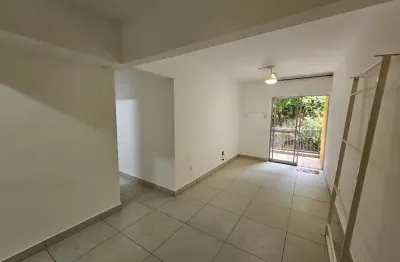 Oportunidade! excelente localização 2 quartos sol da manhã.