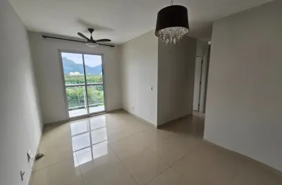 Vendo barra olímpica com vista panorâmica para o verde e montanhas - 2 quartos c/55m2