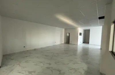 Sala comercial com 6 salas para alugar na Rua Miguel Bertolino Pizatto, 1115, Iguaçu, Araucária