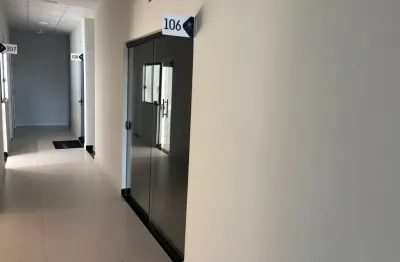 Sala comercial em prédio preparado para área médica