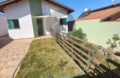 Casa com 3 quartos à venda na rua luiza migot nicolau, 58, loteamento residencial tiradentes, poços de caldas, 69 m2 por r$ 470.000