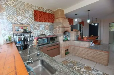 Casa com 3 quartos à venda na rua professora lourdes mourão, 535, jardim centenário, poços de caldas, 175 m2 por r$ 640.000