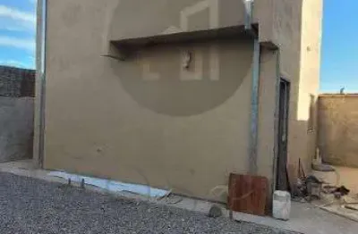 Casa com 2 quartos à venda na rua biotita, 860, jardim kennedy, poços de caldas, 65 m2 por r$ 240.000