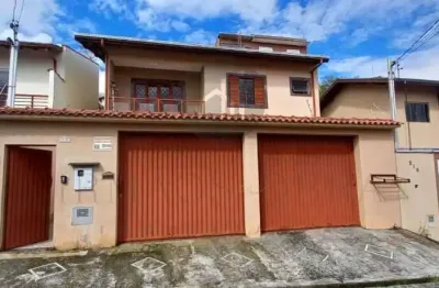 Casa com 3 quartos à venda na rua nair goulart de carvalho, 220, parque nova aurora, poços de caldas, 160 m2 por r$ 550.000