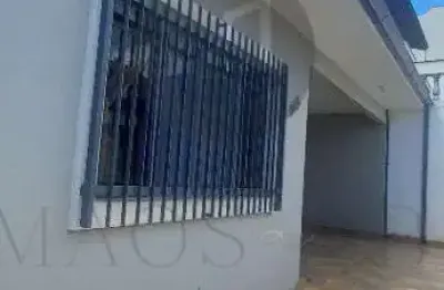 Casa com 3 quartos à venda na Rua Professora Lourdes Mourão, 185, Jardim Centenário, Poços de Caldas