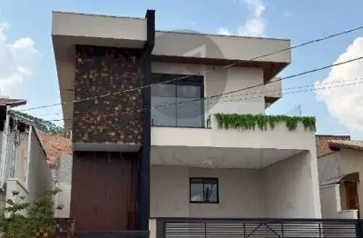 Casa com 3 quartos à venda na rua erpidio vitor nicolau, 96, loteamento residencial tiradentes, poços de caldas, 284 m2 por r$ 1.480.000