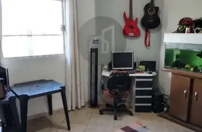 Casa com 2 quartos à venda na avenida monsenhor joão fiamenghi, 836, santa teresa, poços de caldas, 54 m2 por r$ 300.000