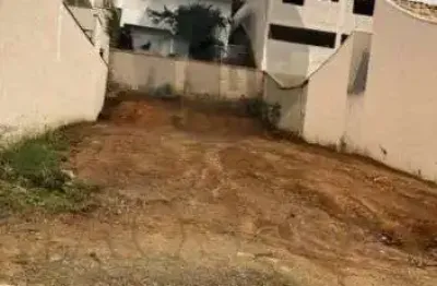Terreno à venda na rua gervásio antônio chiminazzo, 512, jardim das hortênsias, poços de caldas por r$ 350.000