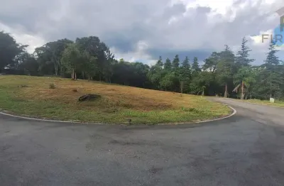 Terreno de Esquina à Venda em Condomínio Fechado – Campo Largo