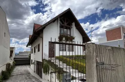 Sobrado com 4 quartos  para alugar, 120.00 m2 por r$3200.00  - xaxim - curitiba/pr