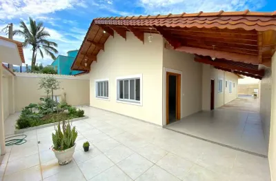 Linda casa, alto padrão, bem localizada, região militar, perto da praia