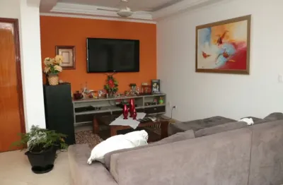 Excelente apartamento, bem localizado, com vista mar