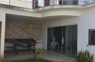 Linda casa pronta para morar com conforto espaço que sua família merecem.