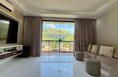 Cobertura a venda com 165m2 e 3 quartos sendo uma suite com 2 vagas
