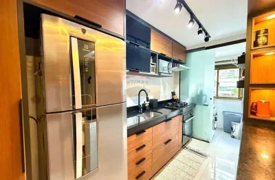 Apartamento 83m² a venda 3 quartos 1 suíte, 1 vaga, repleto de armários no pontal oceânico