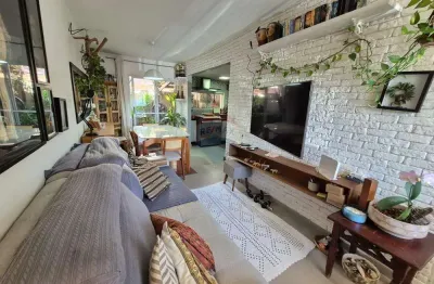 Vendo Casa Duplex 3 Quartos 1 Suíte em Condomínio Fechado em Vargem Pequena do Lado da Record