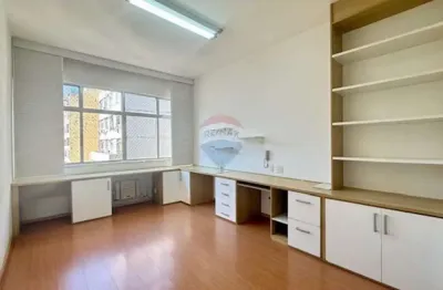 SALA COMERCIAL comercial 35m² REFORMADA a venda Posto 5 de Copacabana