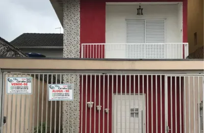 Vende-se grande sobrado com 3 dormitórios, suíte e planejados