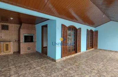 Casa com 2 dormitórios para alugar, 120 m² por R$ 1.600/mês - São Dimas - Colombo/PR