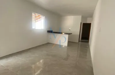 Linda casa com 6 vagas de garagem, dois quarto e uma suíte - jardim mariana ii