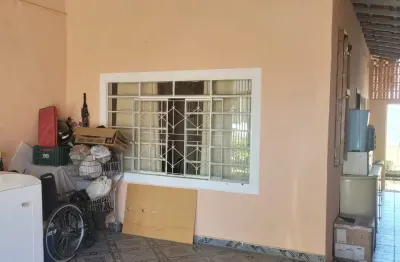 Duas casas no bairro jardim portugal - ótima localização, região tranquila e próximo a comércios