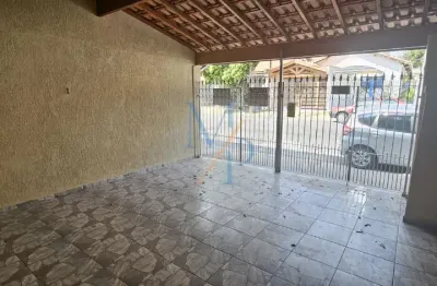 Excelente casa no bosque dos eucaliptos - piso frio em toda casa e ótima localização, comércios na avenida próxima.