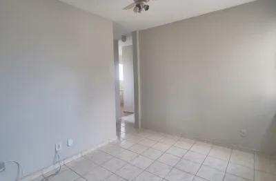 Lindo apartamento com 2 quartos e um banheiro com box - ótima localização, próximo a rodovia presidente dutra - morada do sol