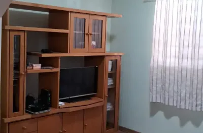 Casa com 3 dormitórios e cozinha planejada - ótima localização, com variedades de comércios e 9 minutos do shopping jardim oriente