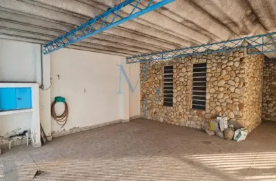 Linda casa com 2 quartos e copa - ótima localização, ficando próximo ao centro esportivo morumbi e diversidades de comércios