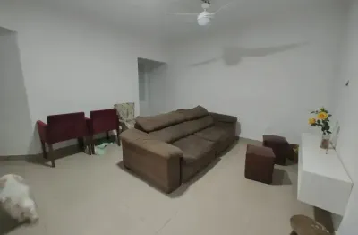 Linda casa com área gourmet e 3 quartos - fica na vila das flores, perto de escolas e comércios