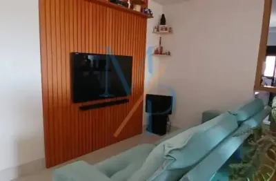 Lindo apartamento com armários planejados e sacada - ótima localização, próximo do tauste colinas e comércios