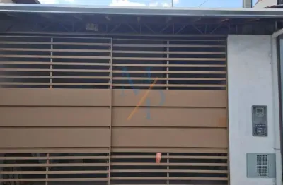Linda casa com sala e cozinha conjugada e pintura em gesso - ótima localização, próximo do atacadão barbosa e padarias.