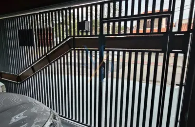 Linda casa com piscina e cozinha planejada - ótima localização, com fácil acesso a av. cassiopéia e comércios