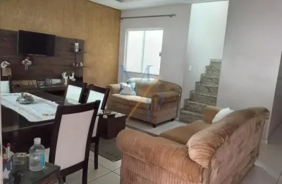 Linda casa com 2 suítes e aquecimento a gás - ótima localização,  perto de pronto socorro e fácil acesso a dutra