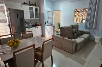Linda casa com suíte e lavanderia - ótima localização, próximo da fatec e 7 minutos do spani