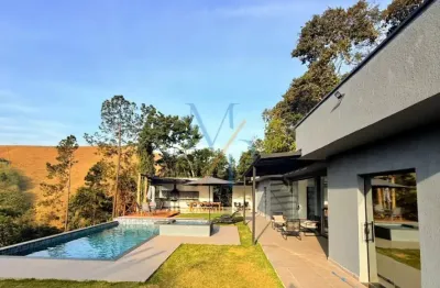 Linda casa com piscina e quadra - ficando a 10 minutos de guararema