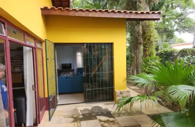 Casa espaçosa no esplanada -  excelente localização - final da rua tem uma praça com linda vista do amanhecer do sol