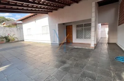 Linda casa com suíte e área de serviço - com 180 de área útil - cidade vista verde