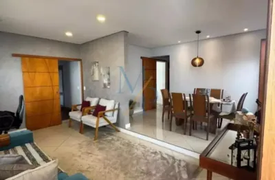 Linda casa com quintal e planejados - Ótima localização, Próximo a farmácias e a Cacau Show