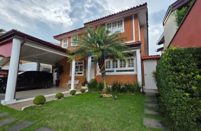 Casa Alto Padrão - 280m² | 4 Dormitórios, Suíte Master com Hidromassagem | Piscina e Área Gourmet | Próximo ao Shopping Colinas