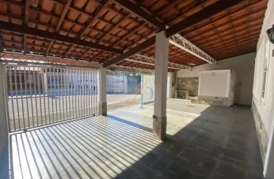 Linda casa com churrasqueira e 2 suítes - Bosque dos Eucaliptos - Zona Sul