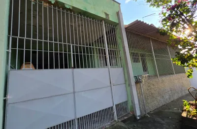 Casa com quintal e copa - Ótima localização, ficando a 5 minutos do Vale Sul Shopping