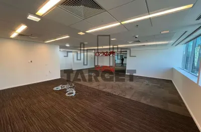 Conjunto comercial mobiliado para locação com 790 m² no itaim bibi