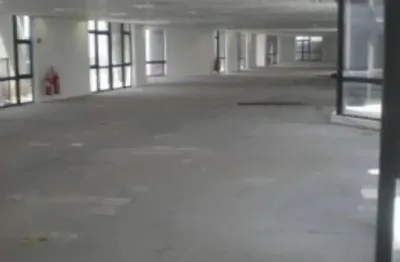 Conjunto comercial para locação na chucri zaidan em excelente edifício: 790m² com 30 vagas.