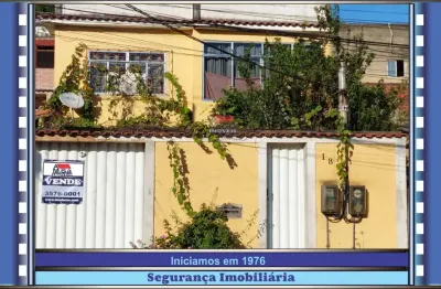 Casa duplex sala 4 quartos, enaltecendo seu excelente estado de conservação  + imóvel fundos