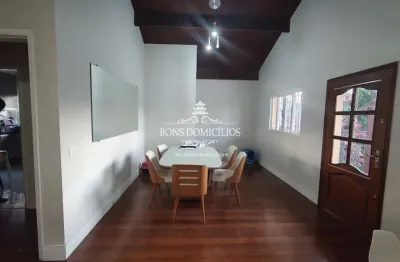 Casa no bolsão mais cobiçado da granja viana ao lado do shopping